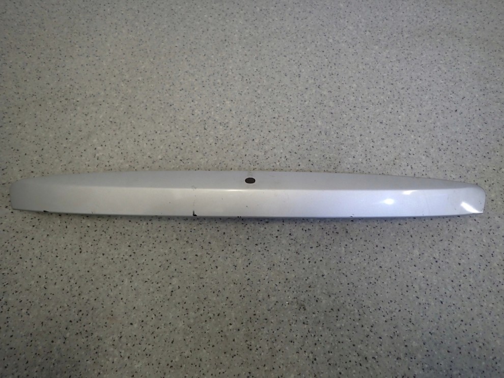 SUZUKI SX4 FIATA SEDICI 06-13 LISTWA KLAPY KEYLESS 1/7