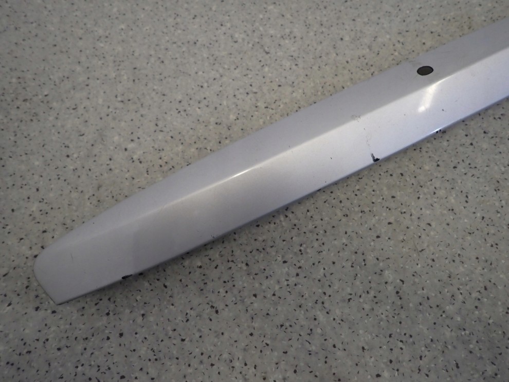 SUZUKI SX4 FIATA SEDICI 06-13 LISTWA KLAPY KEYLESS 2/7