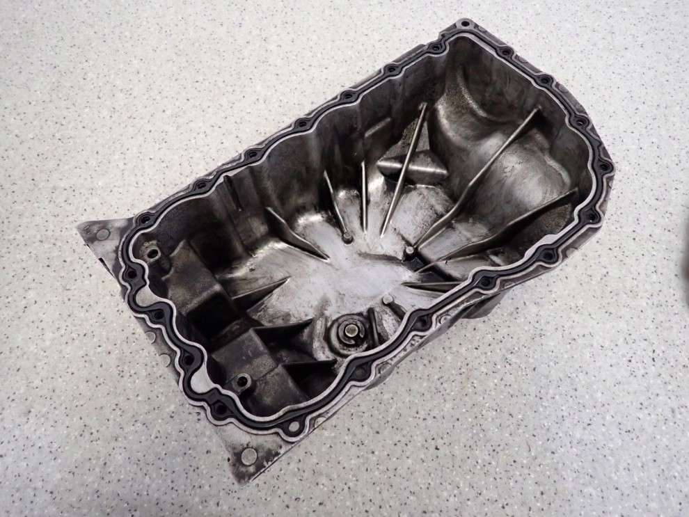 MITSUBISHI CARISMA 1.9 TD 96-00 MISKA OLEJOWA 2/8