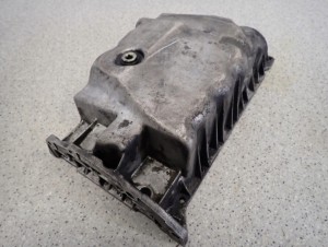 MITSUBISHI CARISMA 1.9 TD 96-00 MISKA OLEJOWA 7/8 MINIATURA