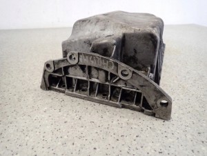 MITSUBISHI CARISMA 1.9 TD 96-00 MISKA OLEJOWA 8/8 MINIATURA