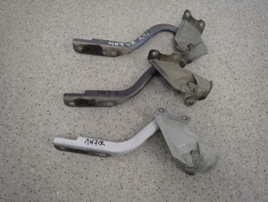 SUZUKI SWIFT MK7 5D 10- ZAWIAS MASKI PRAWY 1/5 MINIATURA