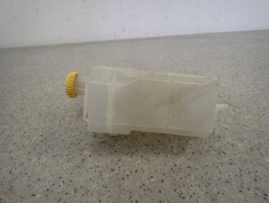 NISSAN NOTE E11 MICRA K12 1.2i 1.4i 06-12 ZBIORNICZEK WYRÓWNAWCZY 3/6 MINIATURA