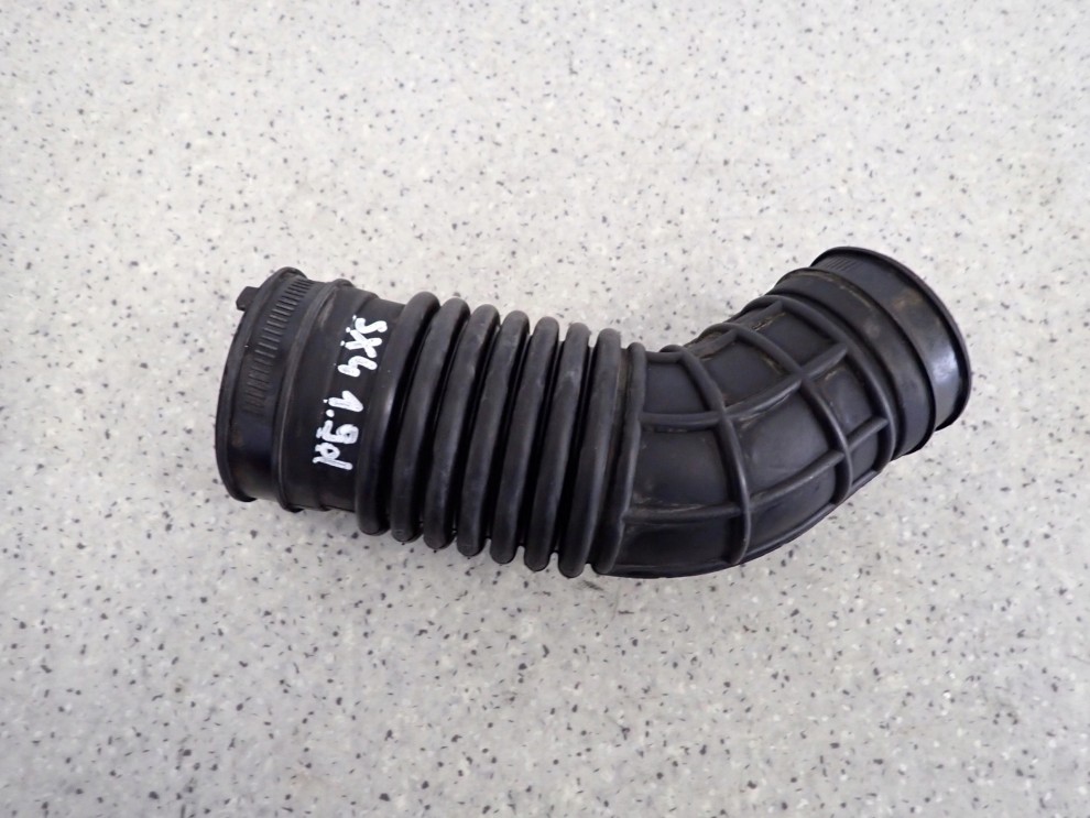 SUZUKI SX4 06-13 1.9d RURA PRZEWÓD DOLOTU POWIETRZA 2/6