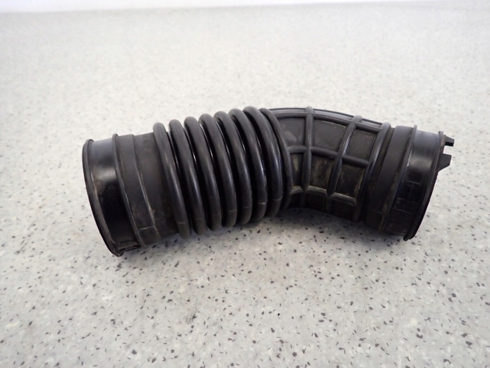 SUZUKI SX4 06-13 1.9d RURA PRZEWÓD DOLOTU POWIETRZA 4/6