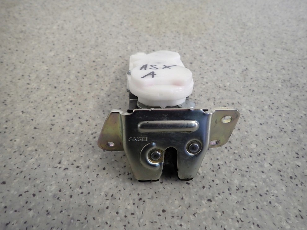 MITSUBISHI ASX 10-16 ZAMEK KLAPY TYLNEJ BAGAŻNIKA 2/4