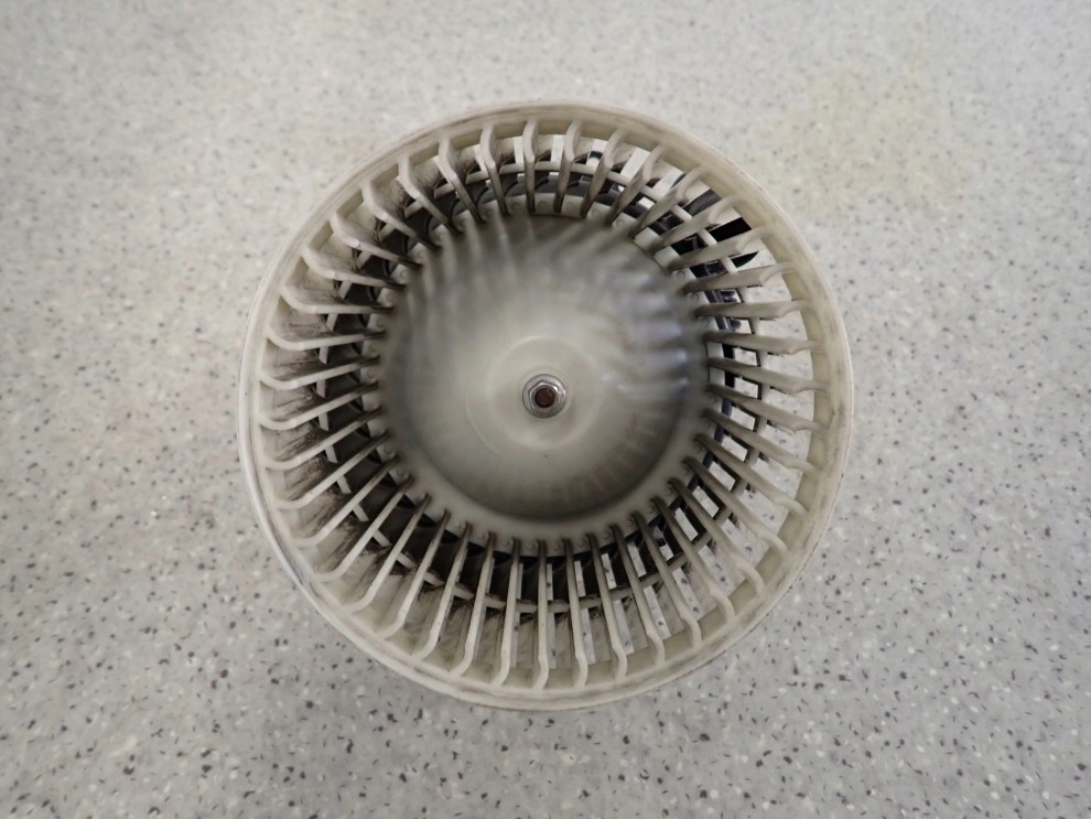 SUZUKI SPLASH 08-14 WENTYLATOR NAGRZEWNICY DMUCHAWA EUROPA 2PIN 1/4