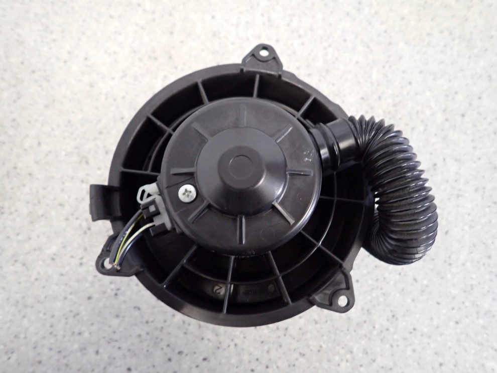 SUZUKI SPLASH 08-14 WENTYLATOR NAGRZEWNICY DMUCHAWA EUROPA 2PIN 4/4