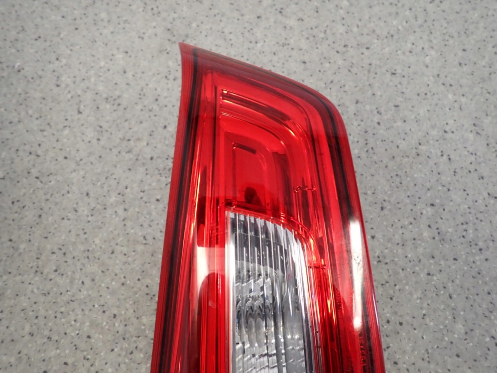 MITSUBISHI ASX 10-16 LAMPA TYLNA LEWA WEWNĘTRZNA 3/5