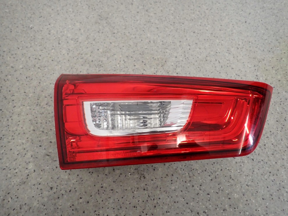 MITSUBISHI ASX 10-16 LAMPA TYLNA LEWA WEWNĘTRZNA 4/5
