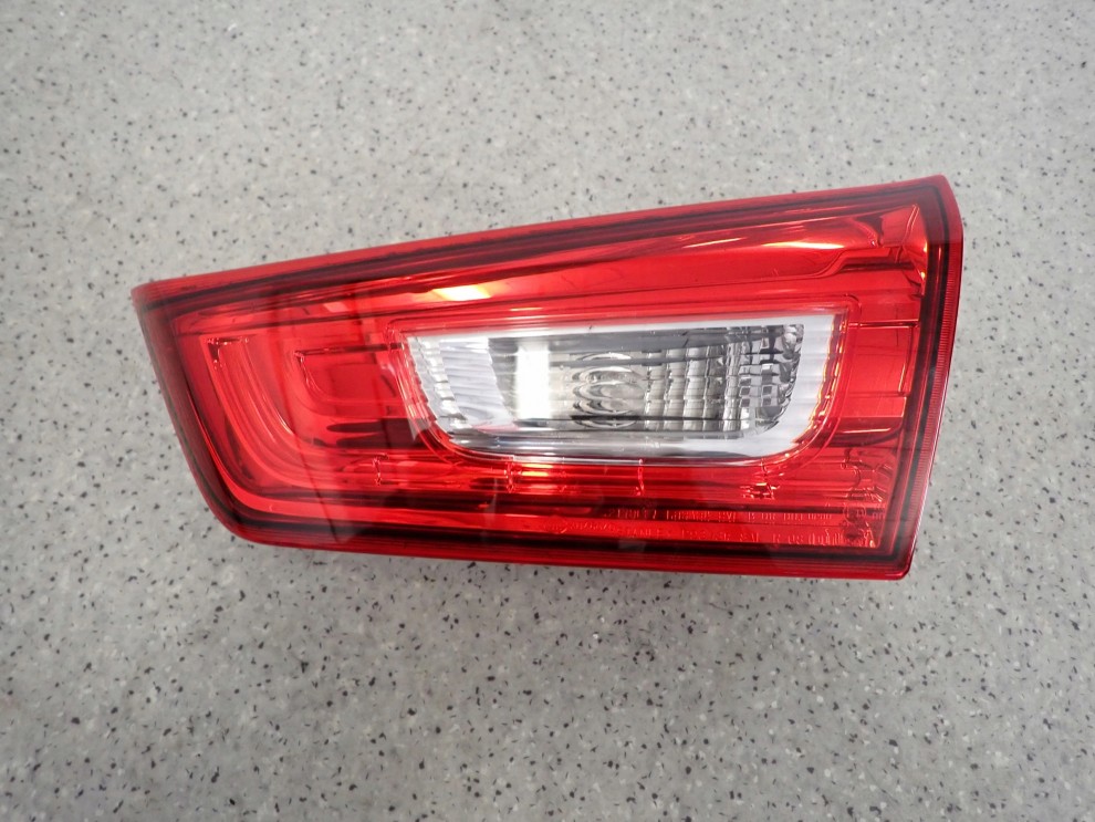 MITSUBISHI ASX 10-16 LAMPA TYLNA PRAWA WEWNĘTRZNA 4/5