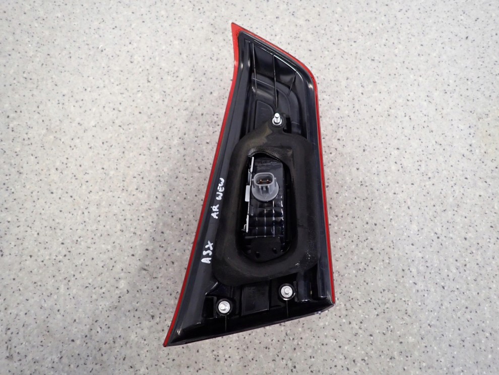 MITSUBISHI ASX 10-16 LAMPA TYLNA PRAWA WEWNĘTRZNA 5/5