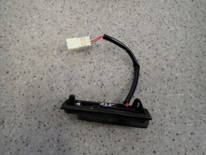 MITSUBISHI ASX 10-16 SWITCH MIKROSTYK KLAPY BAGAŻNIKA 4/5 MINIATURA