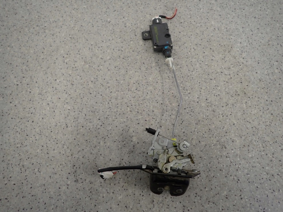 NISSAN ALMERA N16 HB 5D 00-06 ZAMEK TYLNY KLAPY BAGAŻNIKA SIŁOWNIK 5/5