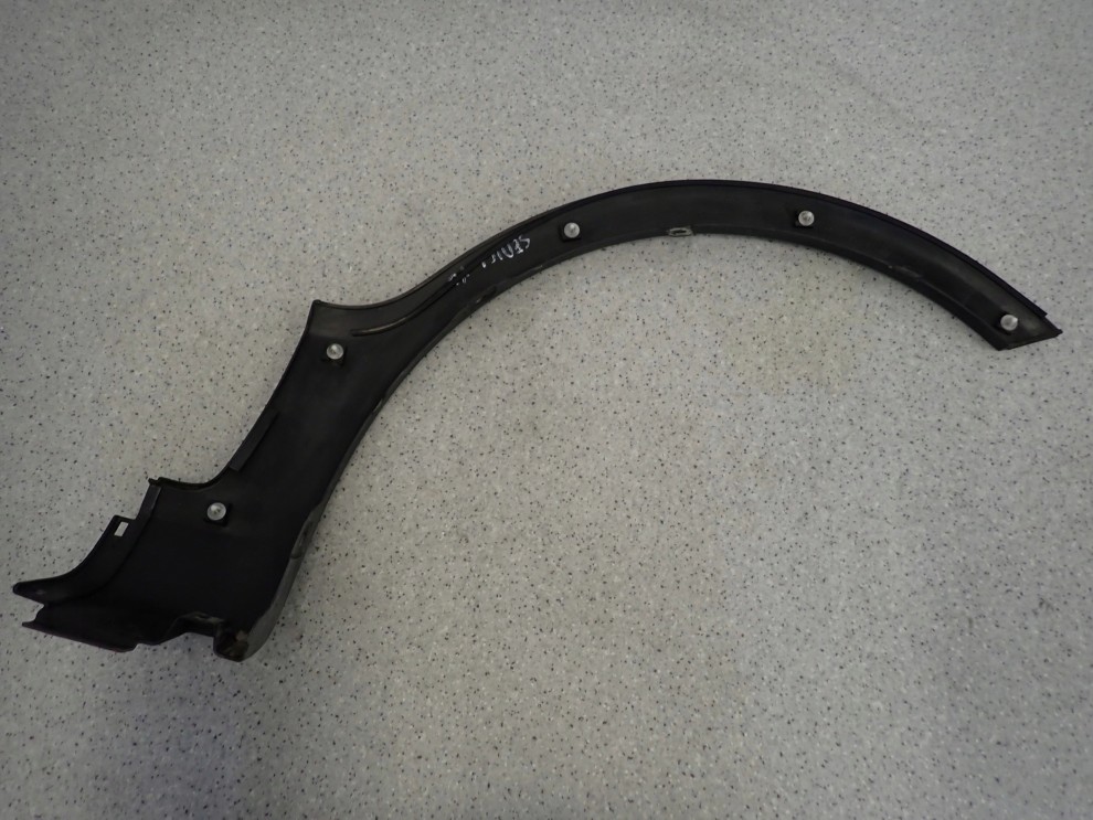 FIAT SEDICI 06- LISTWA BŁOTNIKA PRZEDNIA LEWA 6/9