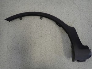 FIAT SEDICI 06- LISTWA BŁOTNIKA PRZEDNIA LEWA 1/9 MINIATURA