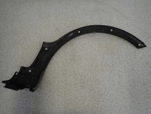 FIAT SEDICI 06- LISTWA BŁOTNIKA PRZEDNIA LEWA 6/9 MINIATURA