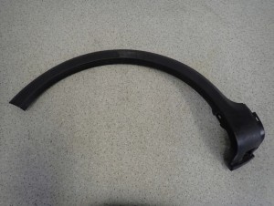 FIAT SEDICI 06- LISTWA BŁOTNIKA TYLNA PRAWA 1/11 MINIATURA