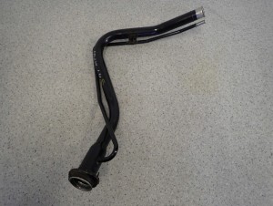 SUZUKI SPLASH 08-14 RURA WLEWU PALIWA DIESEL