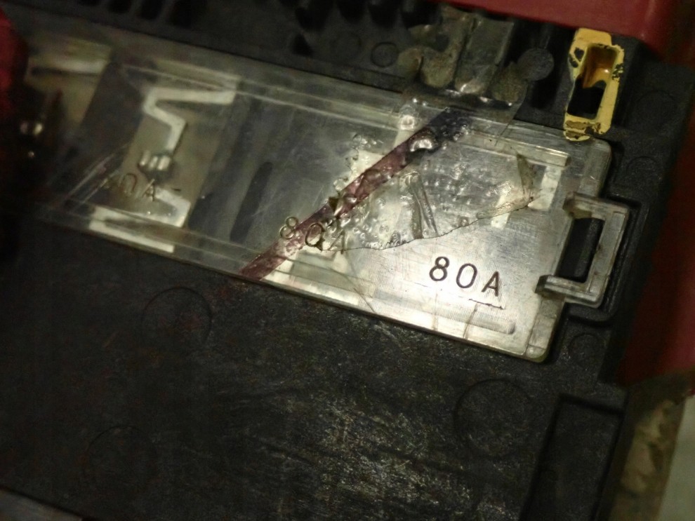 SUZUKI ALTO NISSAN PIXO 1.0 09 - KLEMA PLUSOWA 5/6