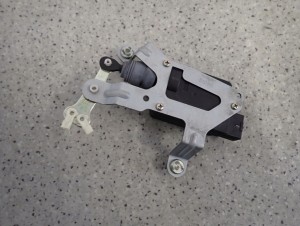 HYUNDAI SANTA FE 01-05 SIŁOWNIK ZAMKA KLAPY BAGAŻNIKA 3/4 MINIATURA