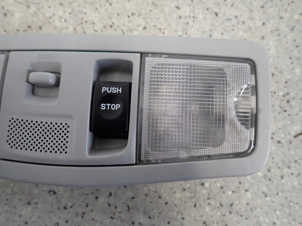 MITSUBISHI ASX 10-16 LAMPKA OŚWIETLENIA KABINY PANORAMA 3/5