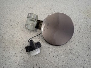 MITSUBISHI ASX 10-16 KLAPKA WLEWU PALIWA C06A 1/5 MINIATURA