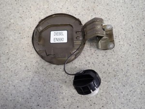 MITSUBISHI ASX 10-16 KLAPKA WLEWU PALIWA C06A 4/5 MINIATURA