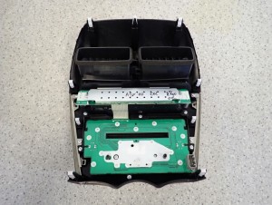 MITSUBISHI ASX 10- RADIO CD ODTWARZACZ PANEL 4/7 MINIATURA