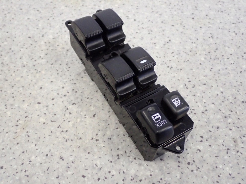 MITSUBISHI ASX 10- PANEL PRZEŁĄCZNIK SZYB PRZEDNI LEWY 1/4