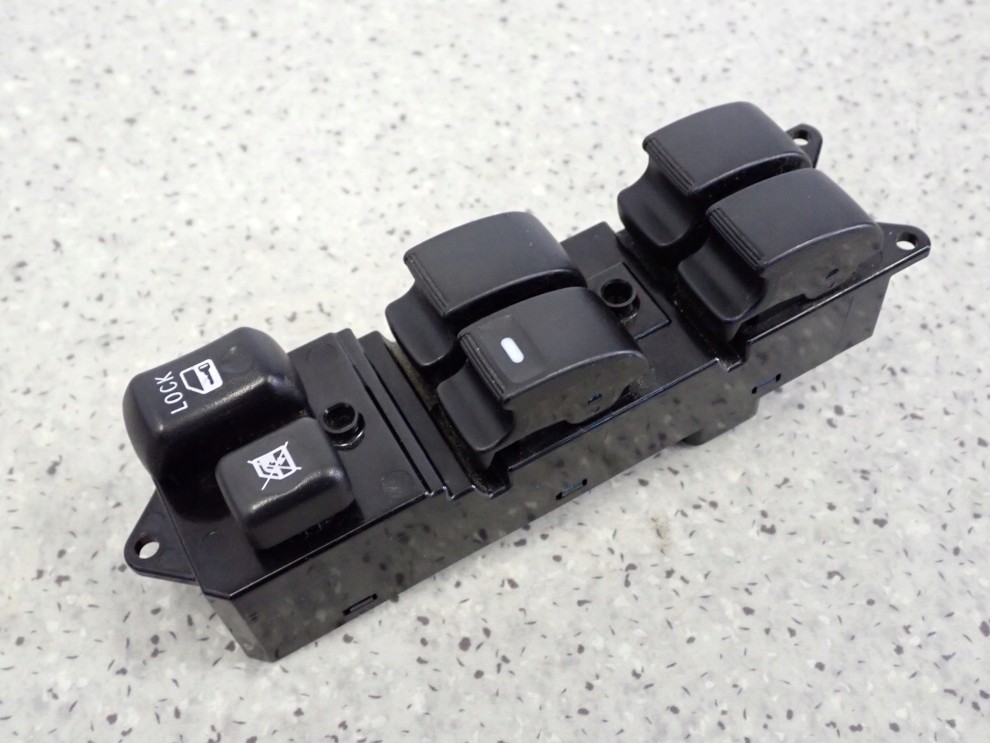 MITSUBISHI ASX 10- PANEL PRZEŁĄCZNIK SZYB PRZEDNI LEWY 2/4