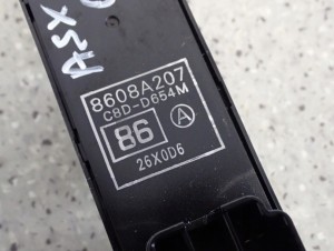 MITSUBISHI ASX 10- PANEL PRZEŁĄCZNIK SZYB PRZEDNI LEWY 4/4 MINIATURA