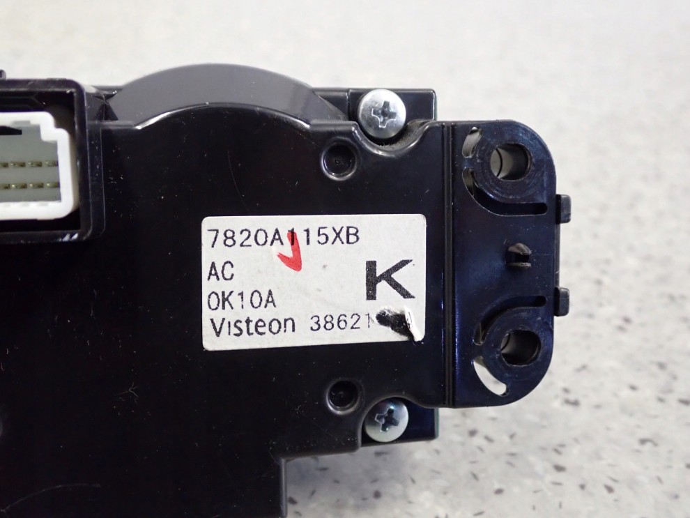 MITSUBISHI ASX 10- PANEL STEROWANIA NAWIEWEM 4/4