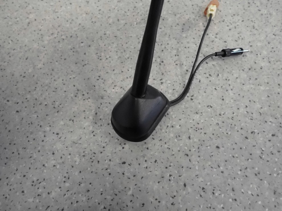 MITSUBISHI ASX 10-16 ANTENA DACHOWA 3/4