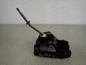 TOYOTA AVENSIS T25 2.0D 03-05 DŹWIGNIA ZMIANY BIEGÓW 2/4 MINIATURA