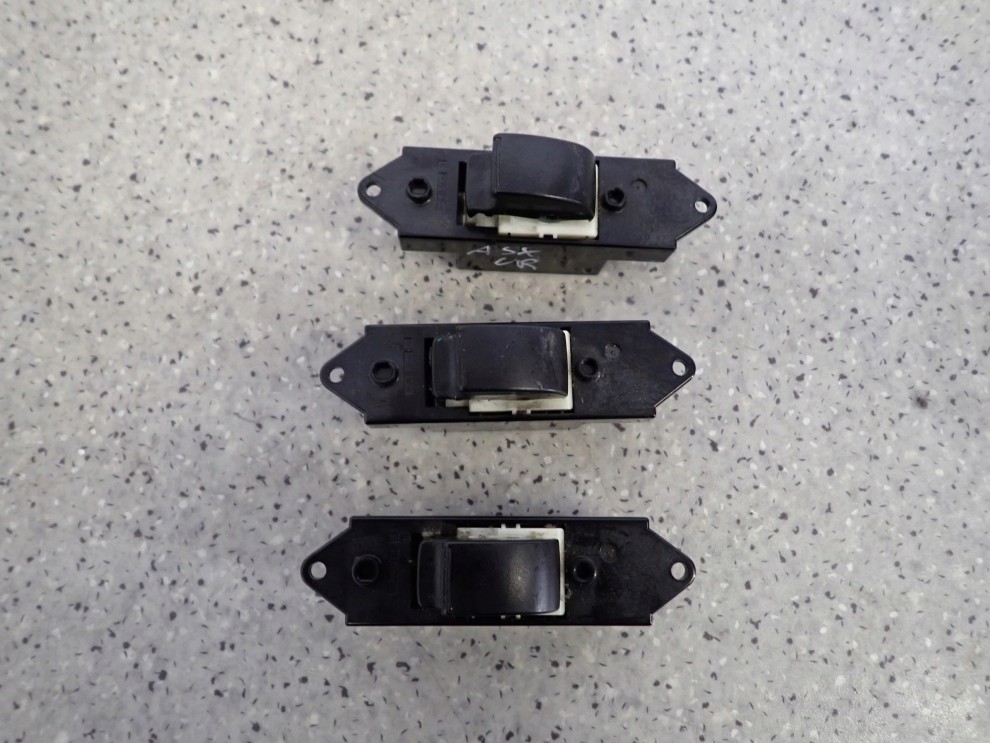MITSUBISHI ASX 10-13 PRZEŁĄCZNIK SZYBY PRZEDNI PRAWY TYLNY LEWY LUB PRAWY 2/4