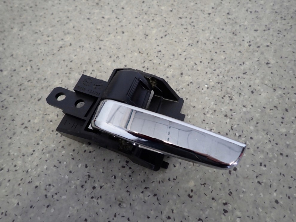 MITSUBISHI ASX 10-16 KLAMKA WEWNĘTRZNA PRZEDNIA LEWA 2/5