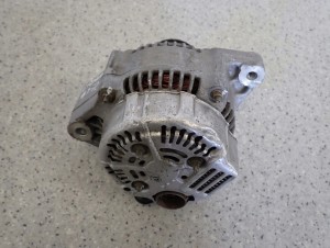 TOYOTA CAMRY 92-95 2.2 i ALTERNATOR 6/7 MINIATURA