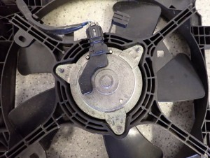 MITSUBISHI ASX 1.8 DID 10-16 WENTYLATOR CHŁODNICY 3/5 MINIATURA