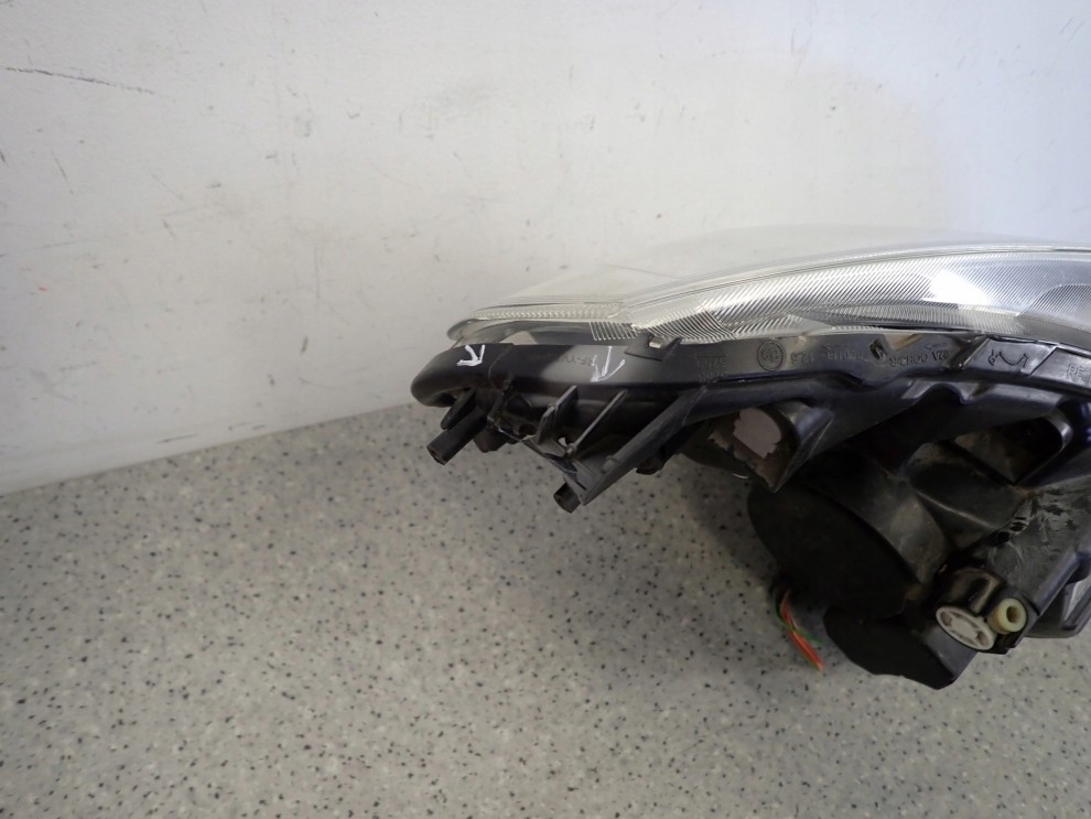 SUZUKI SPLASH 08-11 LAMPA PRZEDNIA LEWA REFLEKTOR 7/11