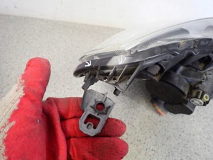 SUZUKI SPLASH 08-11 LAMPA PRZEDNIA LEWA REFLEKTOR 9/11 MINIATURA