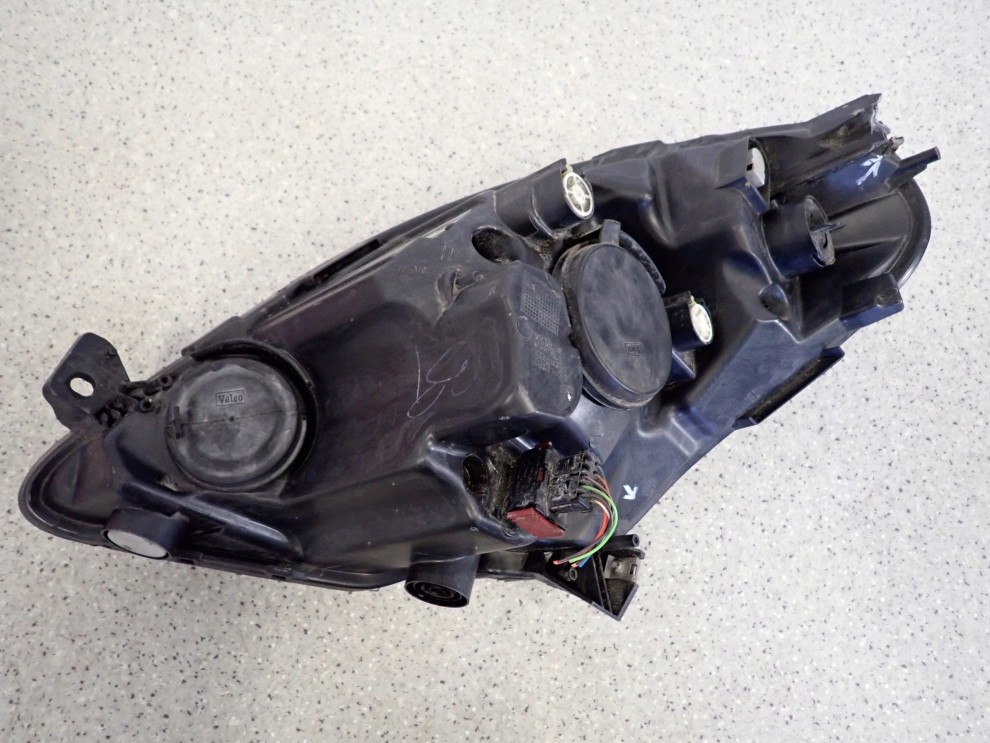 SUZUKI SPLASH 08-11 LAMPA PRZEDNIA PRAWA REFLEKTOR 10/10