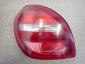 NISSAN ALMERA N16 HB 00-03 LAMPA TYLNA LEWA TYŁ 1/7 MINIATURA