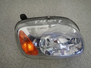 NISSAN MICRA K11 00-02 REFLEKTOR LEWY LAMPA PRZEDNIA PRAWA 5/9 MINIATURA