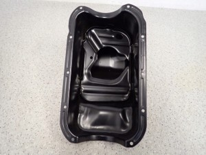 TOYOTA COROLLA E10 1.3i 4E 92-95 MISKA OLEJOWA 6/8 MINIATURA