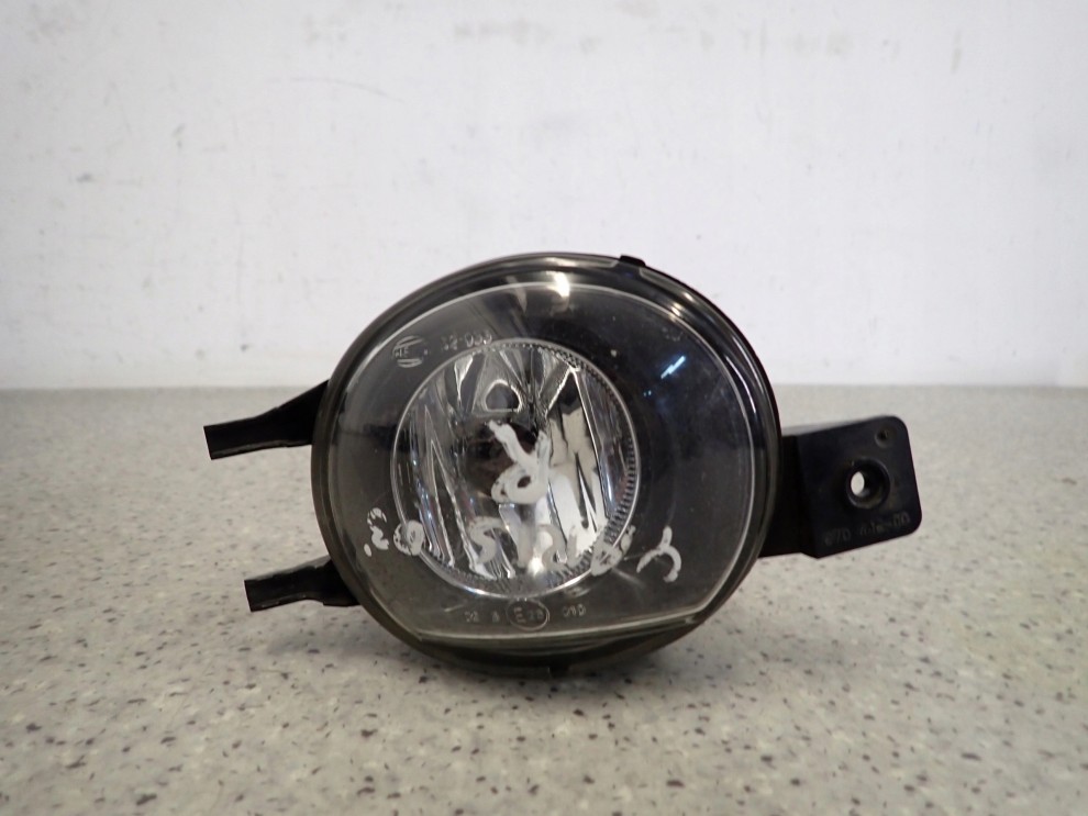 TOYOTA YARIS I 03-05 HALOGEN PRZEDNI PRAWY 1/4
