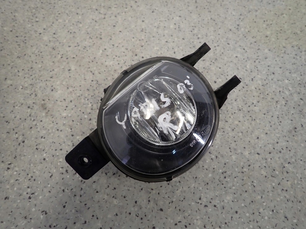 TOYOTA YARIS I 03-05 HALOGEN PRZEDNI PRAWY 2/4