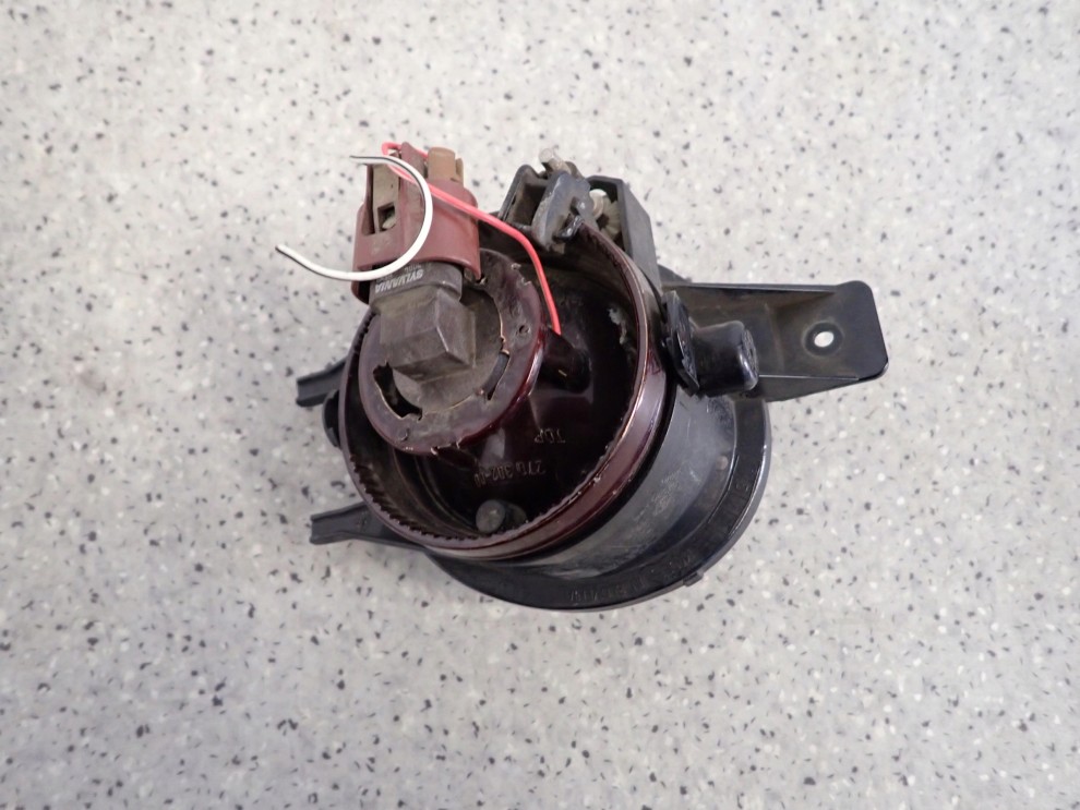 TOYOTA YARIS I 03-05 HALOGEN PRZEDNI PRAWY 3/4