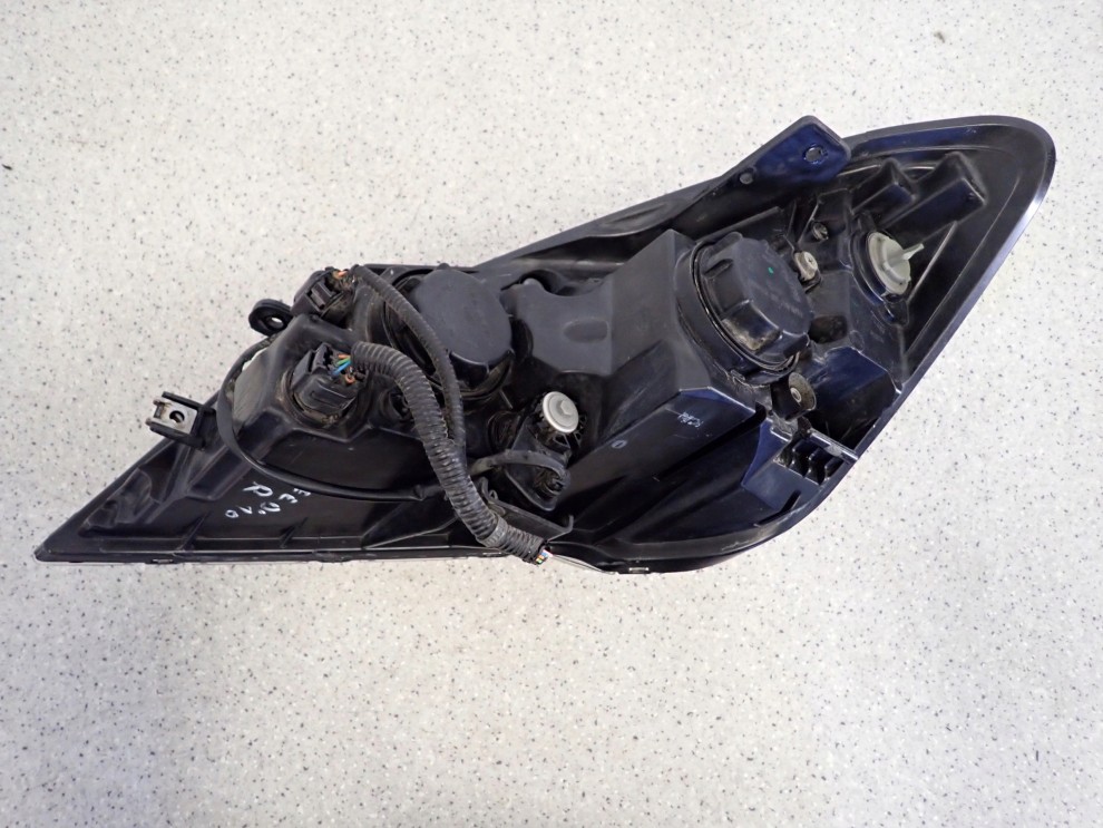 KIA CEED 10-12 LAMPA PRZEDNIA PRAWA REFLEKTOR PRAWA LIFT 9/12