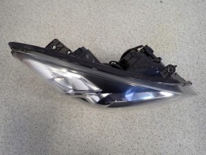 KIA CEED 10-12 LAMPA PRZEDNIA PRAWA REFLEKTOR PRAWA LIFT 6/12 MINIATURA